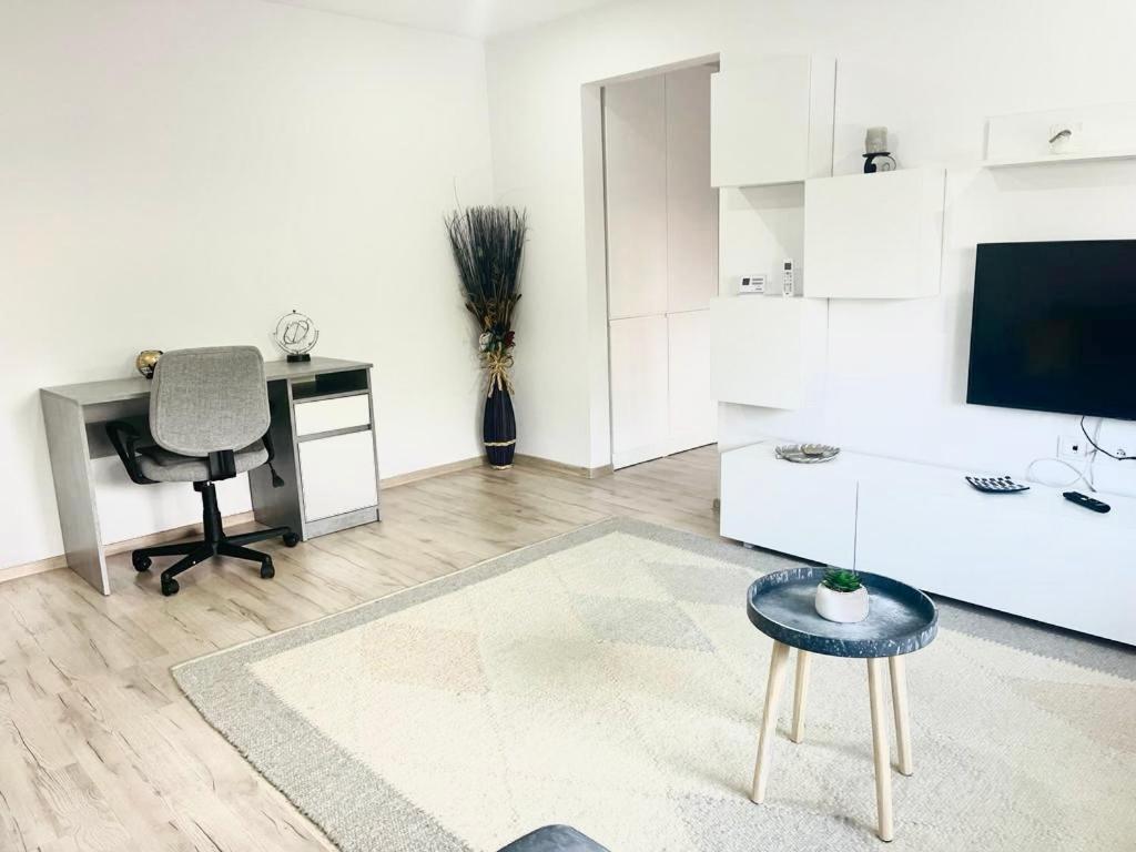 Comfy Apartment - Free Private Parking,Ac,Wi-Fi Carei Zewnętrze zdjęcie